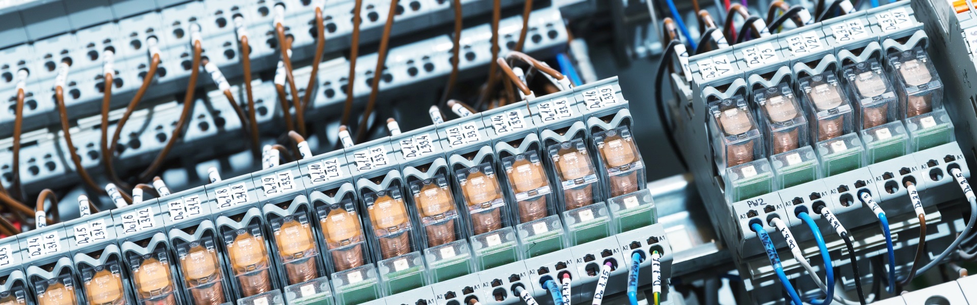 Schaltschrank, Schaltschrankbau, Regler, Verteiler, Sensor, Elektrotechnik